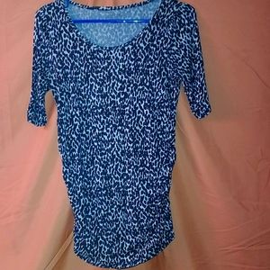 A glow maternity shirt
